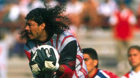 René Higuita anotó 2 goles con Veracruz en su paso por el futbol de México.
