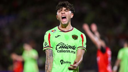 Denzell García aún sumará minutos de menor en el Apertura 2025 de la Liga MX.