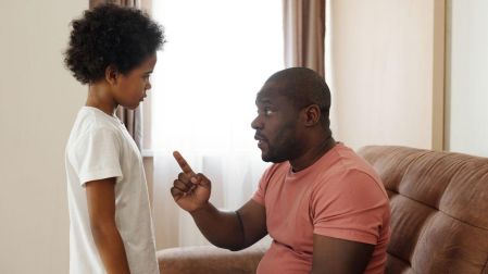 ¿Por qué los niños pegan y cómo evitarlo?