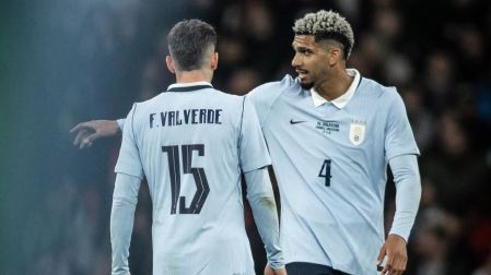 Ronald Araujo y Federico Valverde, las dos estrellas de Uruguay