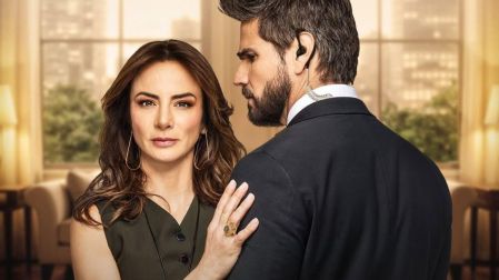 Daniel Arenas elogió la transformación de Silvia Navarro en pantalla.