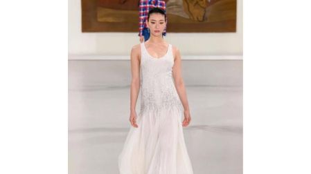 Choi Sora desfiló embarazada en el show Métiers d’Art de Chanel en Seúl.