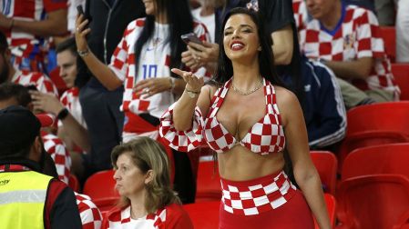 Ivana Knoll, la bella aficionada del Mundial, estuvo presente en todos los partidos de la selección de Croacia