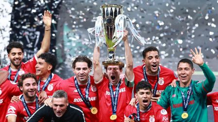 Marcel Ruiz celebró el título de la Concacaf Champions Cup 2026 con una bandera mexicana sobre los hombros, pese a reconocer que ve complicado integrar la lista mundialista de Javier Aguirre.