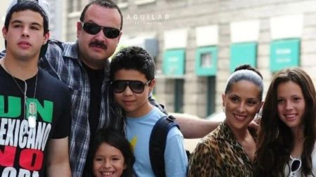 Emiliano Aguilar asegura que Nodal insultó a sus hijas; revela cómo se lleva con Ángela