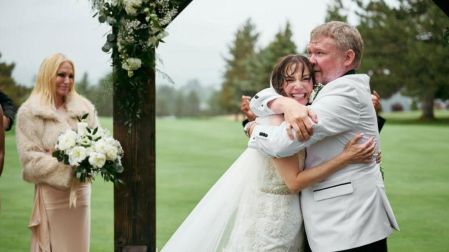 Heather McComb anuncia su boda tres meses después de la muerte de James Van Der Beek