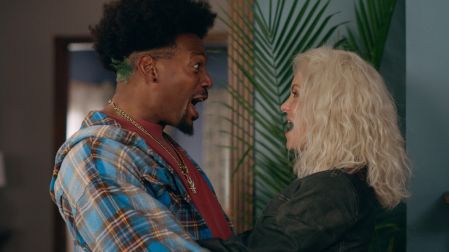 Marlon Wayans plays Shorty and Anna Faris plays Cindy in Scary Movie from Paramount Pictures.