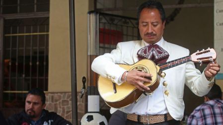 De la cancha a la calle: Guía turística del México mundialista