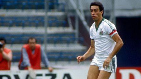 Tomás Boy es el jugador que más veces arrancó como capitán en un partido de México de Copa del Mundo (5).