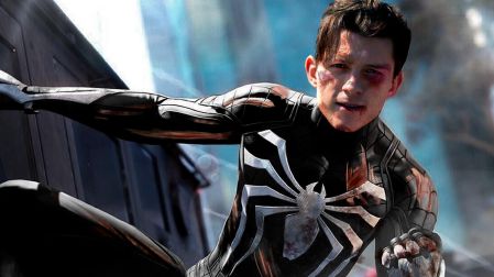Se especula que Tom Holland podría usar el traje negro como Spider-Man.