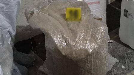 La Semar, SSPC y FGR desmantelaron un laboratorio de metanfetamina en Zapopan, Jalisco, donde se aseguraron fentanilo, químicos, armas y equipos de comunicación.
