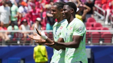 Embolo anotó el penalti y le dio la victoria a Suiza