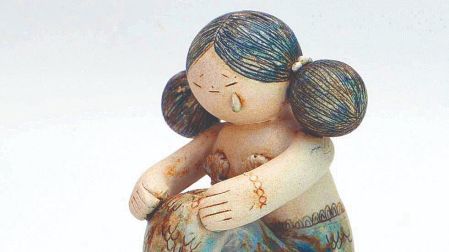 Garnica recrea en sus esculturas la voluptuosidad de la obra de Botero.