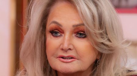 Bonnie Tyler fue inducida a un coma tras una operación