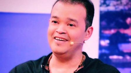 Alex Bueno, cantante dominicano.
