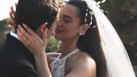 Dua Lipa comparte fotos de su boda con Callum Turner