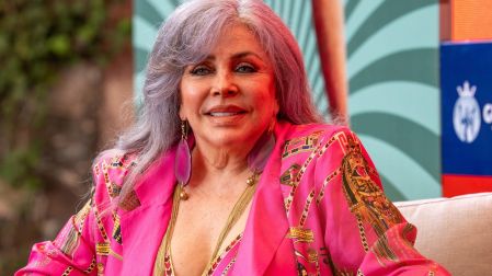 Verónica Castro fue coronada por la comunidad LGBT+
