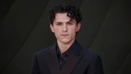 Tom Holland estuvo presente en Londres para la premiere de La Odisea.
