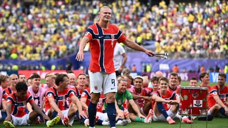 Erling Haaland ese el comandante de la selección de Noruega.