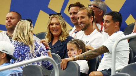 Harry Kane se muestra feliz al lado de su familia en el Mundial.