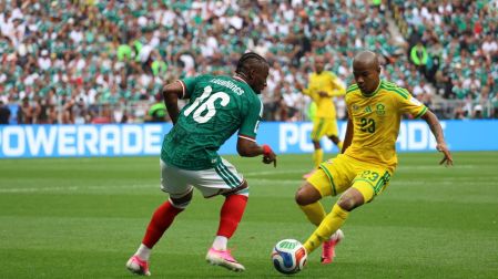 Jayden Adams en el partido México vs Sudáfrica del Mundial