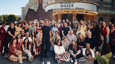 La fotografía de Tom Cruise con los periodistas que fueron parte del Tráiler Event.