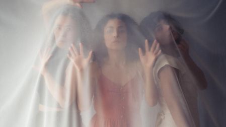 La obra teatral "En el fondo del río" se presentará del 18 de julio al 9 de agosto en La Casa del Teatro, en Coyoacán.