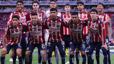 Jugadores de Chivas cambian de número para el Apertura 2026