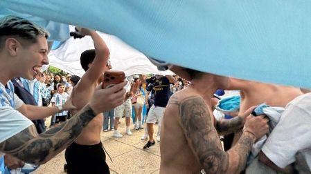 Sin incidentes tras los primeros minutos en que se confirmó la final Argentina vs España.