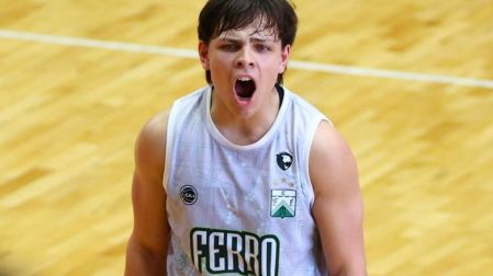 Jano Martínez, hermano de Lautaro, referente de la quinteta de Ferro.