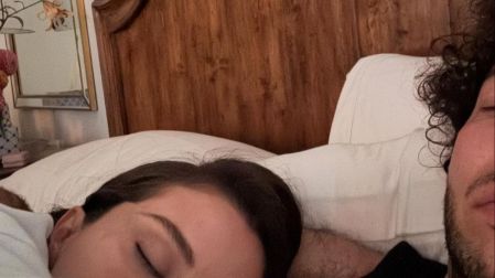 Selena Gomez y Benny Blanco decidieron mantener su noviazgo en secreto durante varios meses.