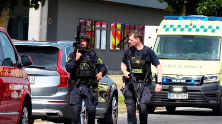 Un tiroteo en Jutlandia del Norte, Dinamarca, dejó un muerto y tres heridos; la policía investiga el ataque como un hecho aislado.
