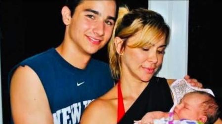Aylín Mújica recibió la noticia del fallecimiento mientras se encontraba grabando un programa en Colombia.