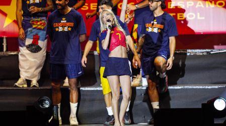 Ana Mena en la fiesta de la selección de España.