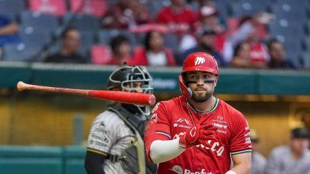 Julián Ornelas se convirtió en el primer mexicano de Diablos con 20 cuadrangulares y 20 bases robadas.