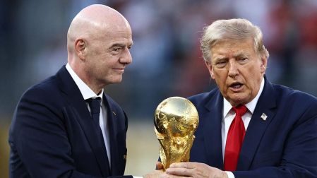Gianni Infantino y Donald Trump entregaron el trofeo de campeón a la selección de España en el Mundial 2026
