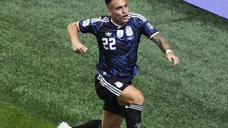 Soccer Football - FIFA World Cup 2026 - Semi Final - England v Argentina - Atlanta Stadium, Atlanta, Georgia, U.S. - July 15, 2026 Argentina's Lautaro Martinez celebrates scoring their second goal IMAGN IMAGES via Reuters/Dale Zanine