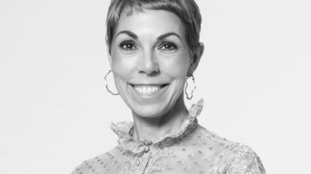 Antes de convertirse en una figura esencial de Dior, Favier trabajó en Prada y en la revista Glamour.