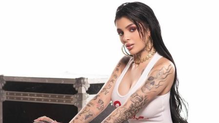 Karely Ruiz cambia de look.