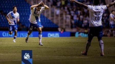 Eduardo Mustre celebrando su gol