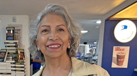 Con el libro "¿De qué huías, Elena?" la periodista Elvira García inaugura su propio sello editorial.