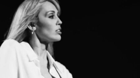 Miley Cyrus anunció Bass Persuades, su nuevo álbum de estudio.
