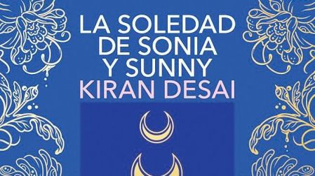 La autora escribió este libro en varias playas de México.