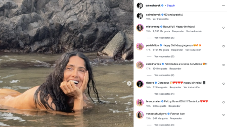 Salma Hayek cumple 60 años y celebra con fotografías frente al mar