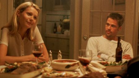 Gwyneth Paltrow tenía apenas 22 años cuando se enamoró de Brad Pitt y, aunque llegaron a comprometerse, finalmente decidieron cancelar sus planes de boda.