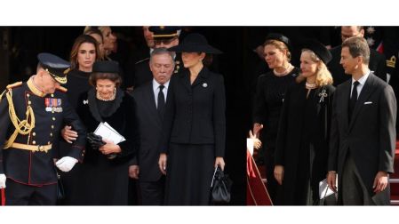 Los reyes Abdalá II y Rania viajaron desde Jordania para rendir homenaje a Harald V, así como la Casa de Bernadotte, quien protagonizó una de las delegaciones más numerosas.