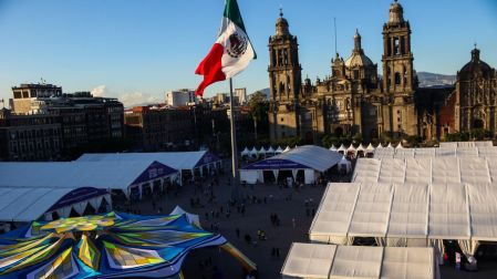 Feria internacional del libro en el Zócalo Capitalino 2025.
