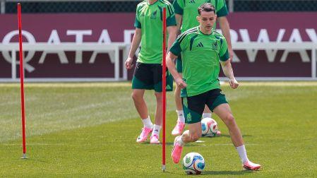 Álvaro Fidalgo es uno de los futbolistas del Tri que deben hacer un mayor traslado desde su club para jugar con la Selección Mexicana.