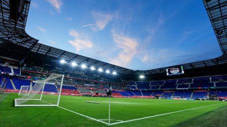 El Sports Illustrated Stadium cuenta con una capacidad para 25,000 aficionados.