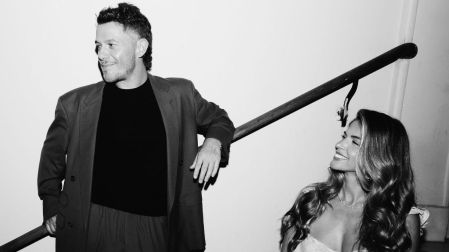 La actriz peruana sorprendió con un emotivo mensaje para Alejandro Sanz después de disfrutar el musical inspirado en las canciones más emblemáticas del cantante español.